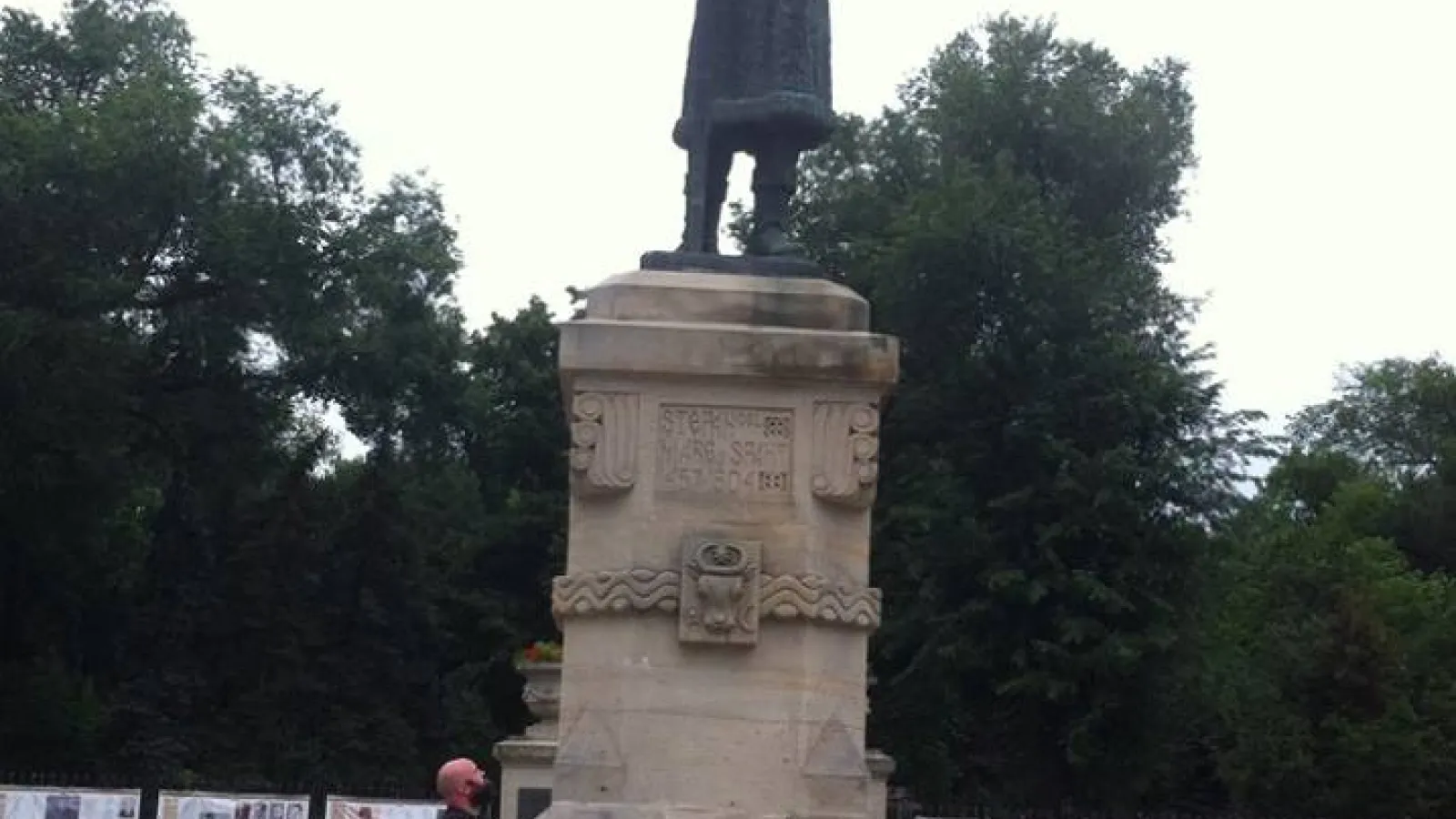 Statue in Moldova