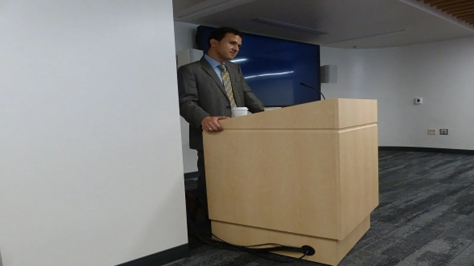 Korkut lecturing