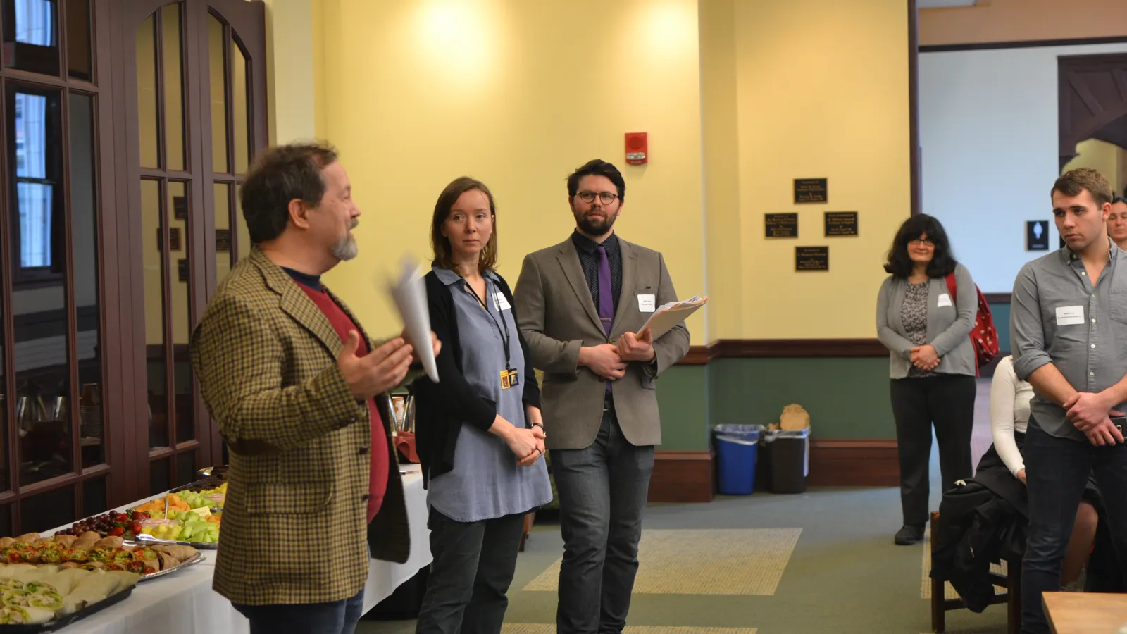 Brian Baer addresses the audience of university Russian Olympiada competitors 