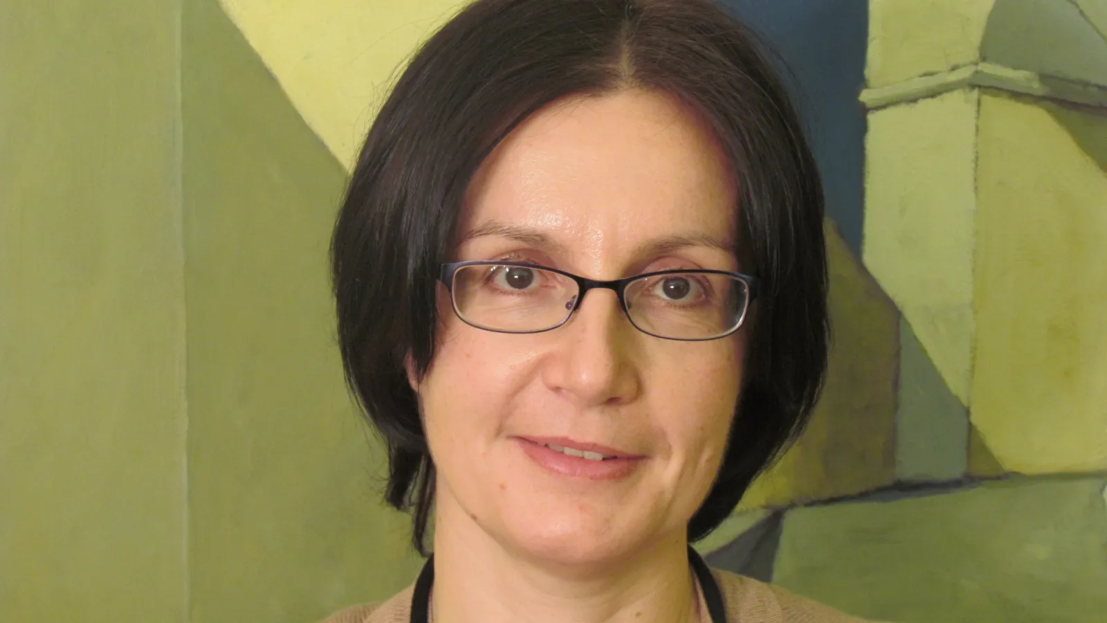 Dr. Theodora Dragostinova