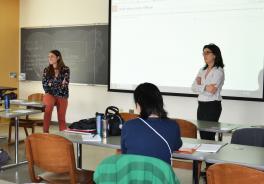 Professor Laura Fernandez and Kathryn Metz participating in a round table discussion 