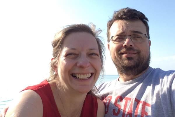 A selfie of Anna and Marcin Solarz in Ohio State gear