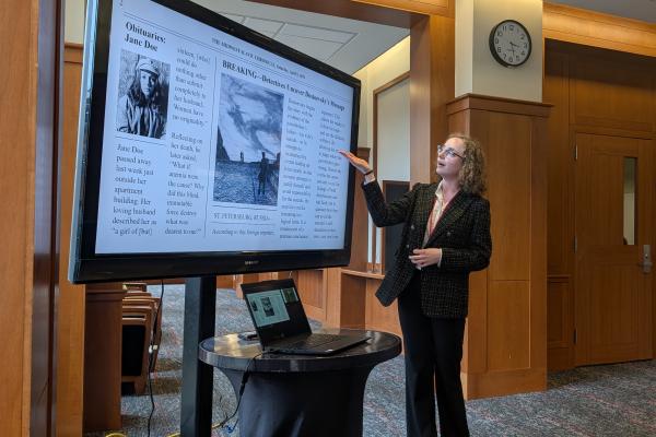 Student present a lightning talk